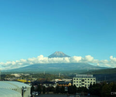 なんとなく歩いていたら富士山の頂上に辿り着いていたなんてことは無い話